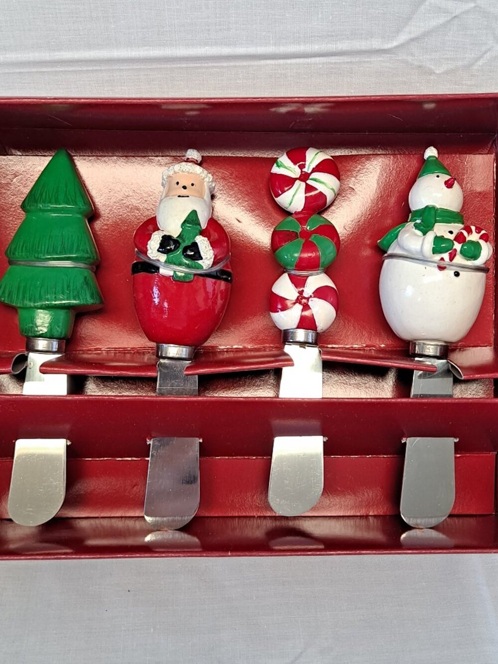 Set 4 St Nicholas Square CANDY GREETINGS Christmas CHEESE SPREADER SET Butter